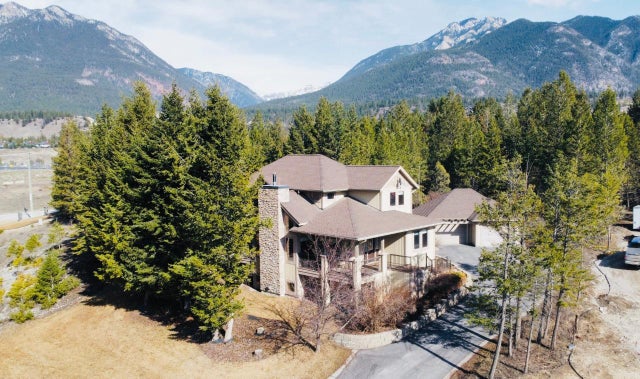 7484 SUN VALLEY PLACE - Radium Hot Springs House for sale, 4 Bedrooms (2473817)