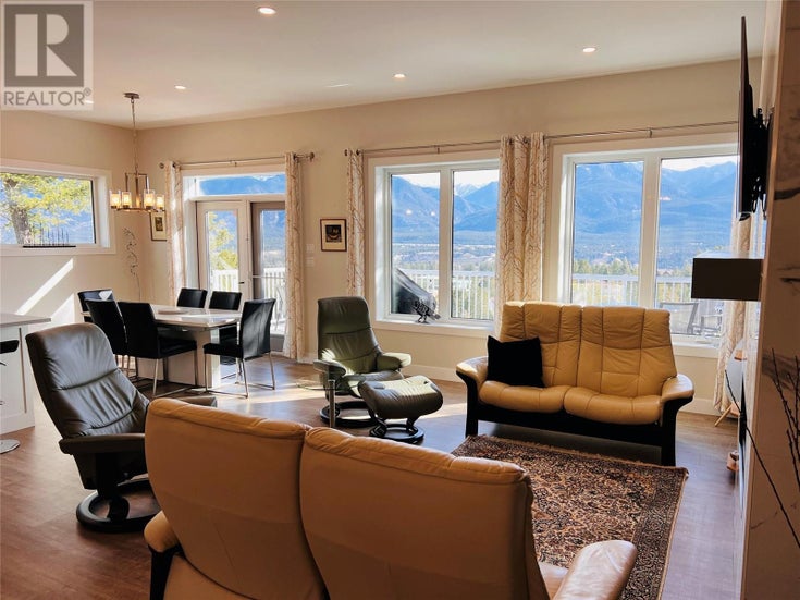 1711 PINE RIDGE MOUNTAIN Place - Invermere House for Sale, 4 Bedrooms (10332817)