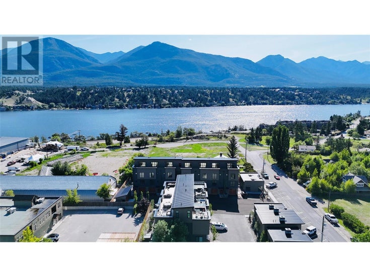 510 14TH Street Unit# 401 - Invermere Row / Townhouse for Sale, 2 Bedrooms (10349226)