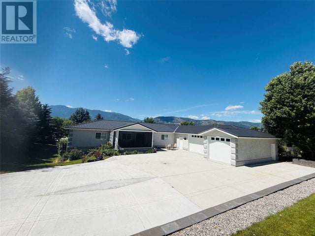 4891 Glen Eagle Drive - Fairmont Hot Springs House for Sale, 3 Bedrooms (10354621)