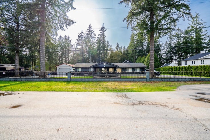 23655 54a Avenue - Salmon River Single Family Residence for Sale, 5 Bedrooms (R2987997)
