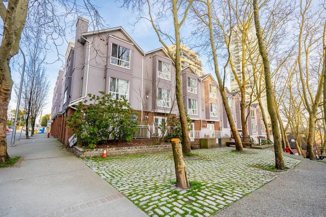 103 - 624 Agnes Street - Downtown NW Townhouse for Sale, 3 Bedrooms (R2987853)