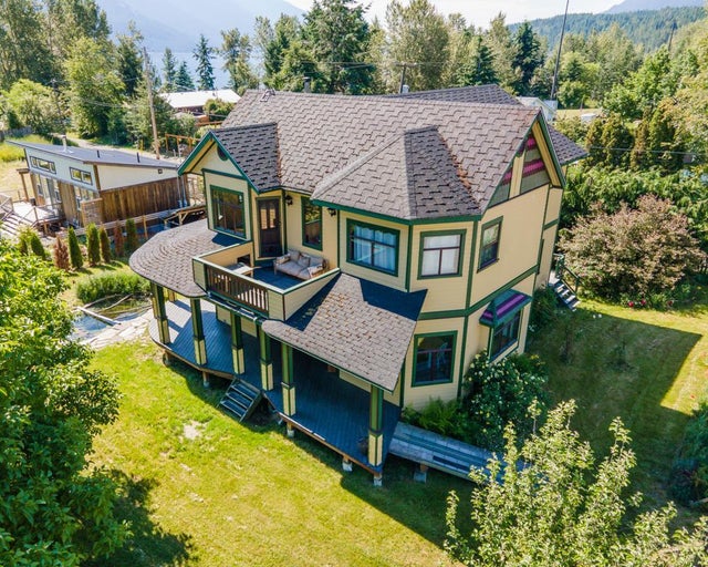 145 D AVENUE Kaslo, British Columbia House For Sale, 3 Bedrooms