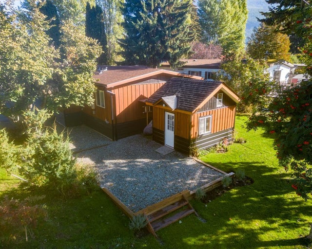 247 E AVENUE - Kaslo House for sale, 3 Bedrooms (2469270)