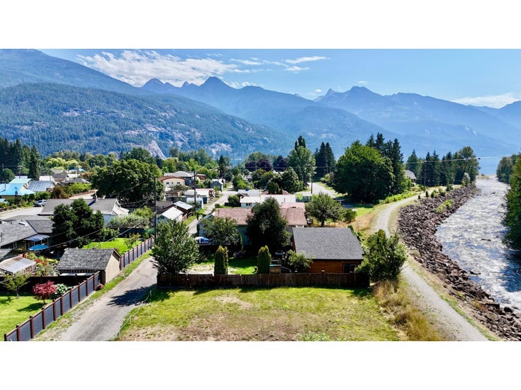 Lot 2 RIVER LANE - Kaslo for sale(2478702)