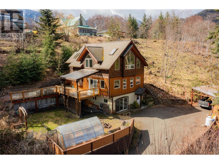641 Front Street - Kaslo House for Sale, 4 Bedrooms (10329582)