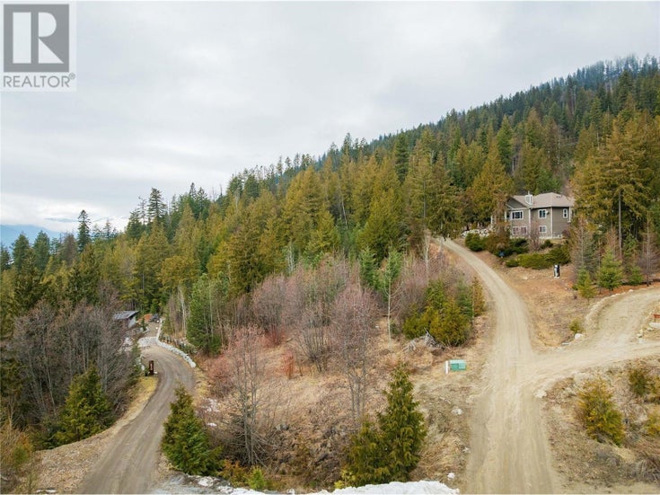 185 LAKEVIEW Drive - Nelson Other for Sale(10336804)