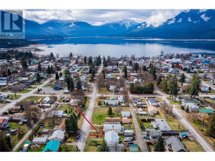 314 2ND Avenue NW - Nakusp House for Sale, 3 Bedrooms (10342675)