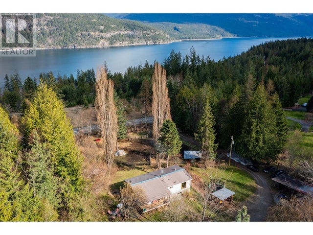 9351 31 Highway - Kaslo Manufactured Home for Sale, 3 Bedrooms (10344223)