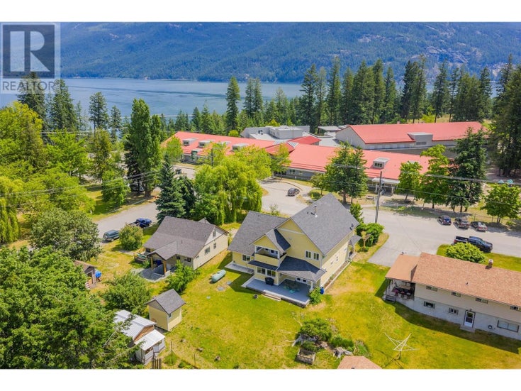 509 6th Street - Kaslo House for Sale, 4 Bedrooms (10353227)
