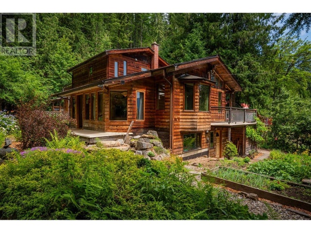 1116 C Avenue - Kaslo House for Sale, 4 Bedrooms (10355962)