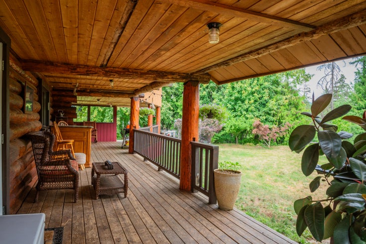 9413 SHUTTY BENCH Road - Kaslo House for Sale, 3 Bedrooms (2478990)