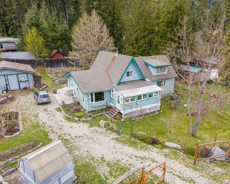 311 Main Street - Kaslo North to Gerrard Single Family for sale, 4 Bedrooms (2458335)