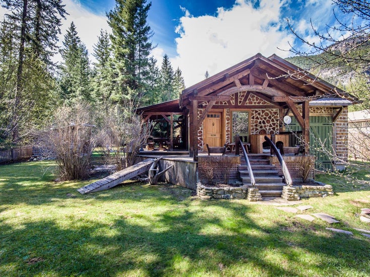 12719 Highway 31 - Kaslo North to Gerrard Single Family for sale, 2 Bedrooms (2451766)