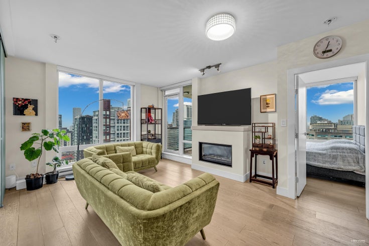 2002 - 565 Smithe Street - Downtown VW Apartment/Condo for Sale, 2 Bedrooms (R2987943)