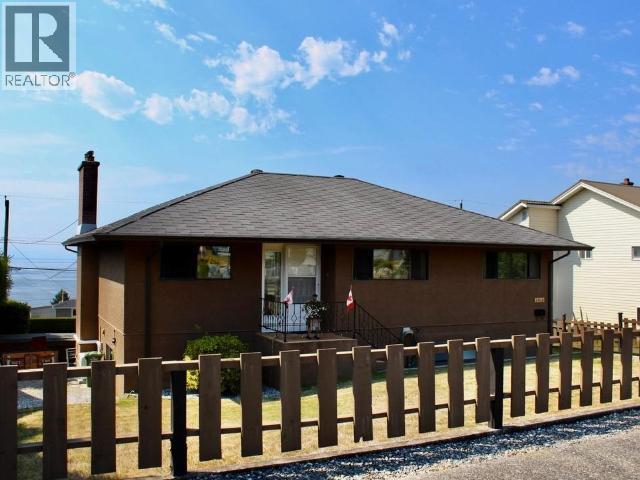 3933 MANITOBA AVE - Powell River House for Sale, 4 Bedrooms (19312)