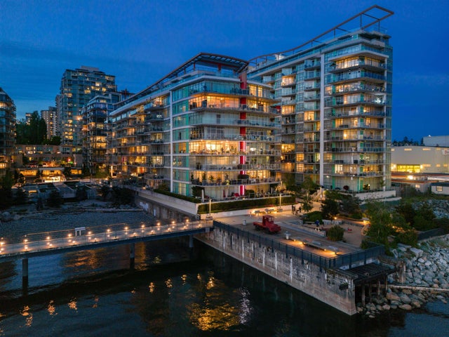402 185 VICTORY SHIP WAY - Lower Lonsdale Apartment/Condo for sale, 3 Bedrooms (R2815266)