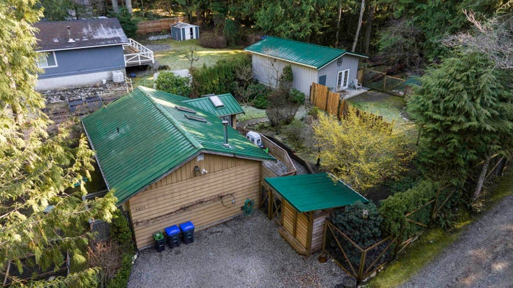 5677 UPLAND ROAD - Sechelt District House/Single Family for sale, 2 Bedrooms (R2851010)