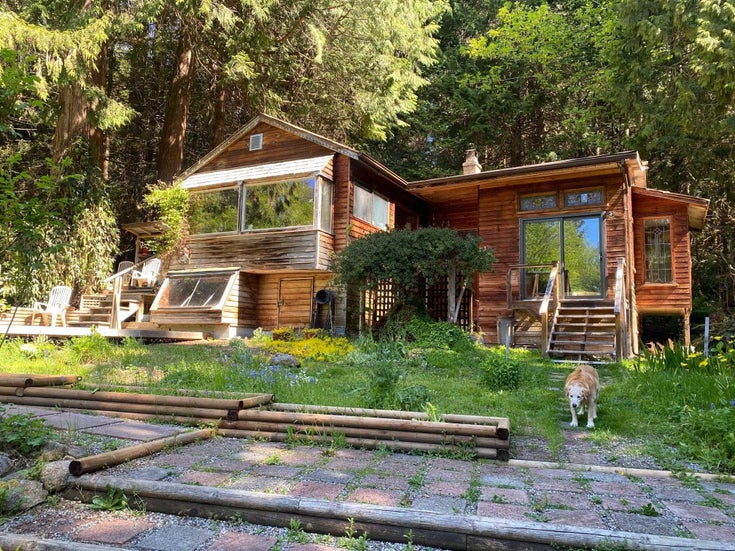 2170 Porter Road - Roberts Creek Single Family Residence for Sale, 2 Bedrooms (R3019770)