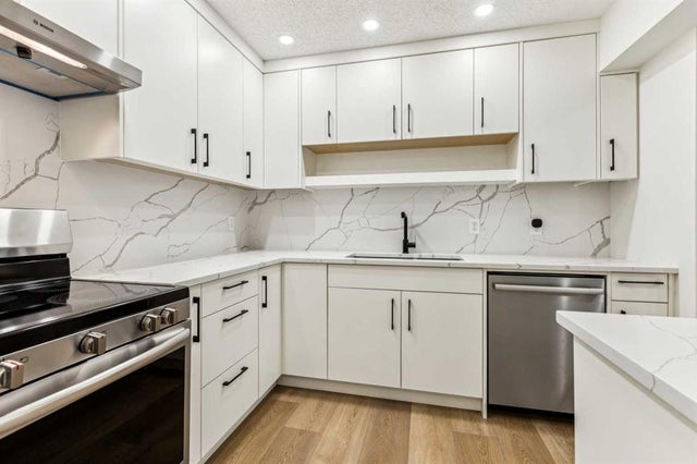 1101, 2520 Palliser Drive SW - Oakridge Row/Townhouse for Sale, 3 Bedrooms (A2239262)
