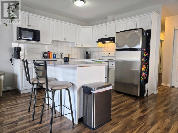 441 4TH Avenue - Invermere Duplex for Sale, 3 Bedrooms (10337462)
