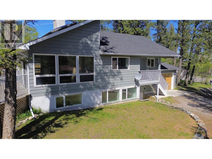1229 13th Street - Invermere House for Sale, 5 Bedrooms (10346823)