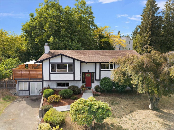 7254 Enid Pl - CS Brentwood Bay Single Family Residence for Sale, 5 Bedrooms (1013015)