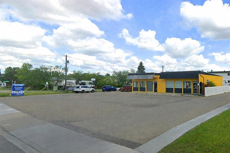 5 Fir Street  - Fairview Retail for Sale(A2138171)