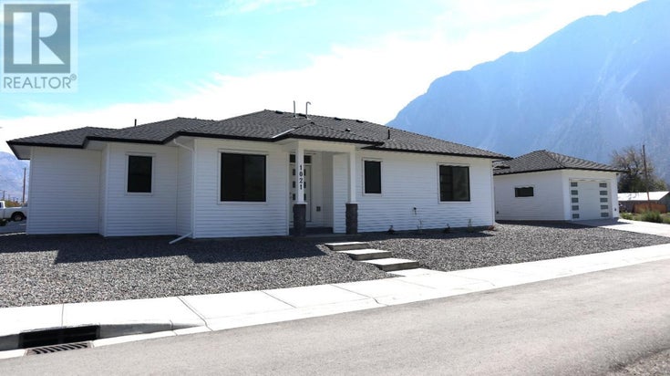 1021 3RD Street - Keremeos House for Sale, 3 Bedrooms (10330840)