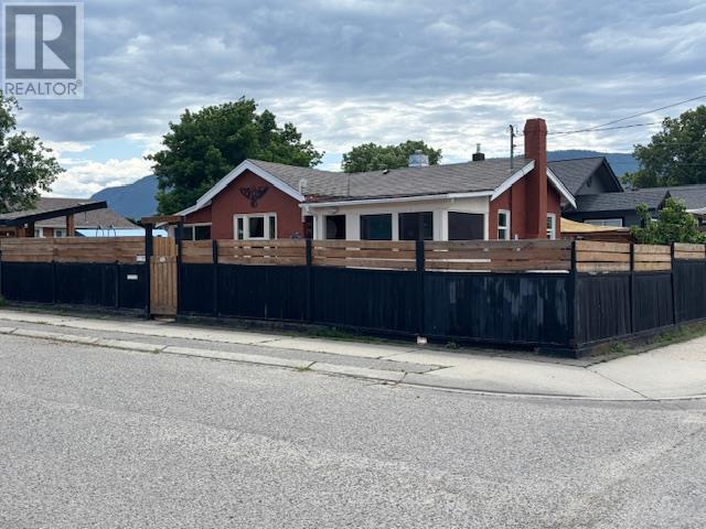 402 Orchard Avenue - Penticton House for Sale, 3 Bedrooms (10352420)