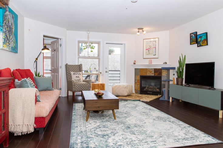 209 1310 VICTORIA STREET - Downtown SQ Apartment/Condo, 2 Bedrooms (R2688519)