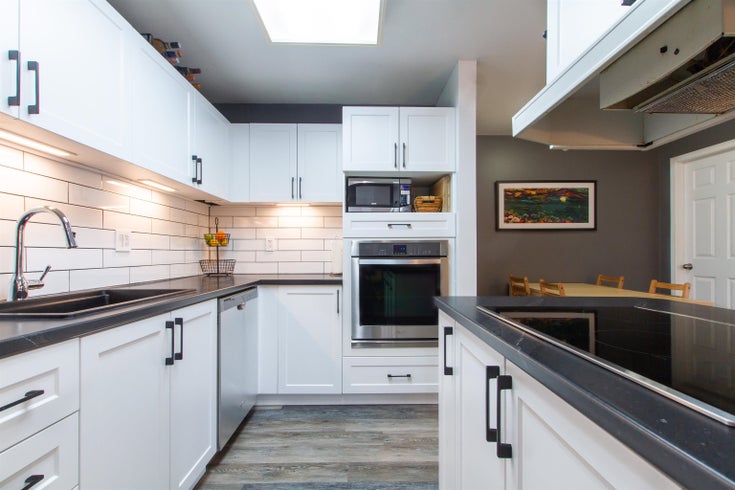 D202 40160 WILLOW CRESCENT - Garibaldi Estates Apartment/Condo, 2 Bedrooms (R2751090)