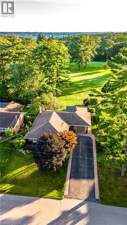724 KINGSWAY Drive - Burlington House for Sale, 3 Bedrooms (40763673)