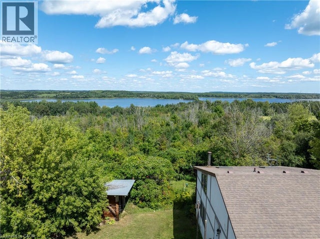 4053 WATSON Road S - Puslinch House for Sale, 2 Bedrooms (40764489)