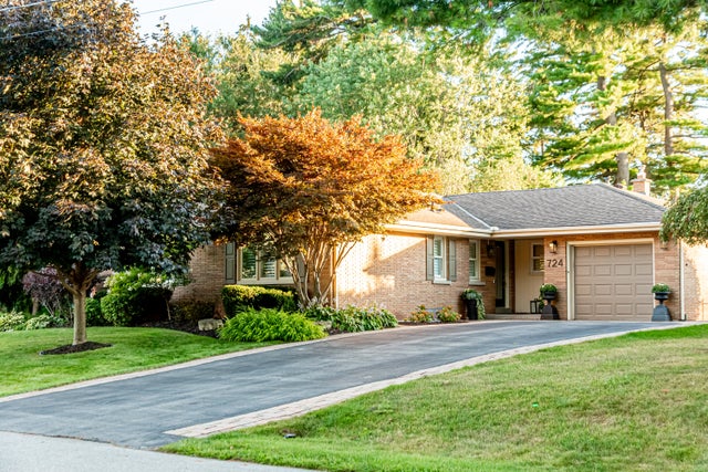 724 Kingsway Drive - Burlington Single Family, 3 Bedrooms (40763673)