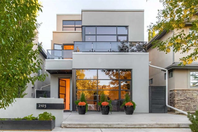 2103 6 Avenue NW - West Hillhurst Detached for Sale, 4 Bedrooms (A2260248)