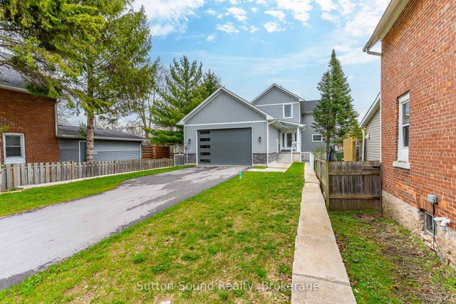 1889 3rd Avenue W - Owen Sound Detached for Sale, 3 Bedrooms (X12136241)