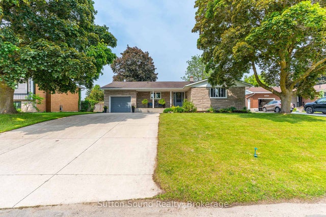232 4th Avenue - Hanover Detached for Sale, 3 + 1 Bedrooms (X12207760)