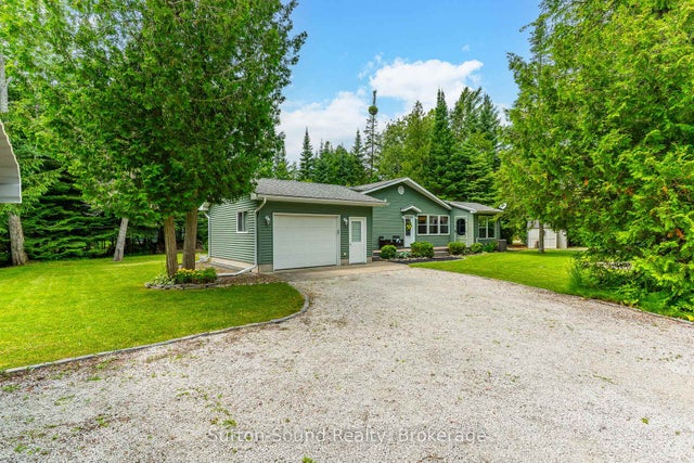 749 Oxford Crescent - South Bruce Peninsula Detached for Sale, 3 Bedrooms (X12282273)