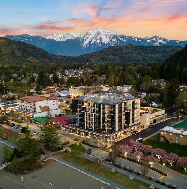 303 - 120 Esplanade Avenue - Harrison Hot Springs Apartment/Condo for Sale, 1 Bedroom (R2858472)