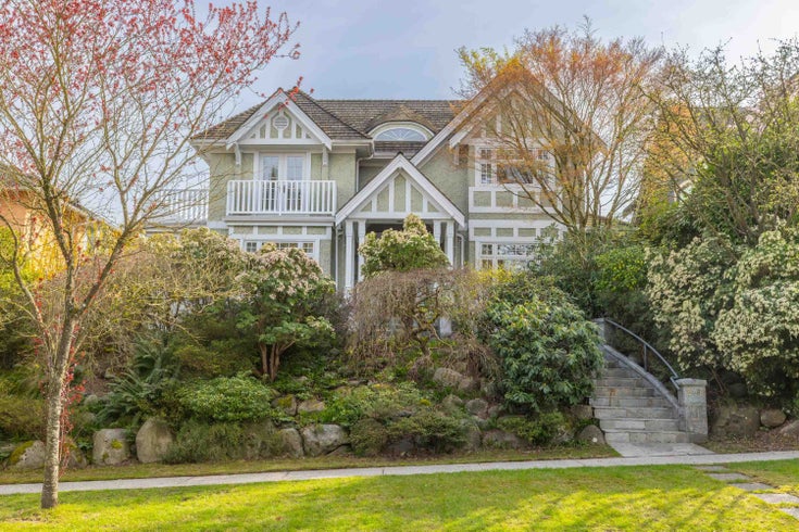 2588 W 34th Avenue - MacKenzie Heights Single Family Residence, 6 Bedrooms (R2986637)