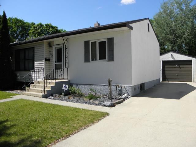  743 Autumnwood Drive  - Winnipeg HOUSE for sale, 2 Bedrooms (1212024)