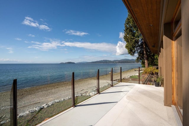 4893 Sunshine Coast Highway - Sechelt District Single Family Residence for Sale, 4 Bedrooms (R2933329)
