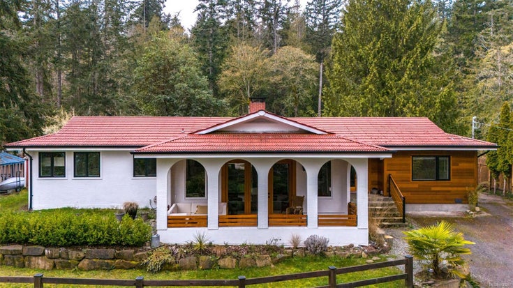 124 Castillou Way - GI Salt Spring Single Family Residence, 4 Bedrooms (956977)
