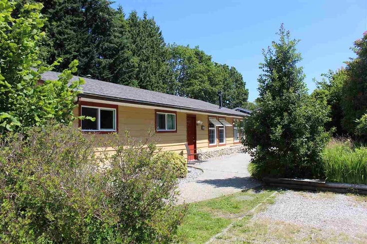914 Davis Road - Gibsons & Area House/Single Family for sale, 3 Bedrooms (R2478036)
