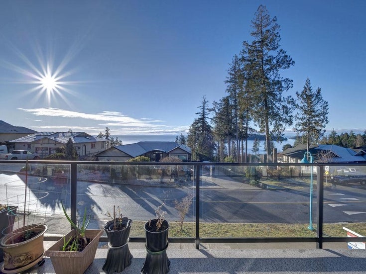 5996 Cowrie Street - Sechelt District Single Family Residence for Sale, 5 Bedrooms (R3016565)