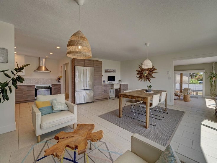 6462 Samron Road - Sechelt District Single Family Residence for Sale, 4 Bedrooms (R3018431)