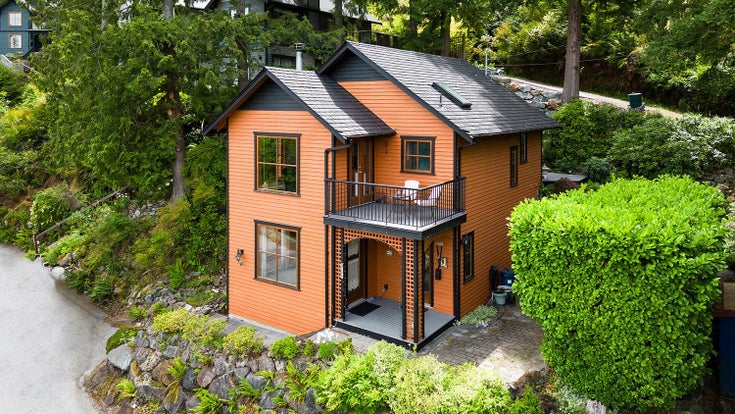 571 Roocroft Lane - Bowen Island Single Family Residence for Sale, 2 Bedrooms (R3020839)