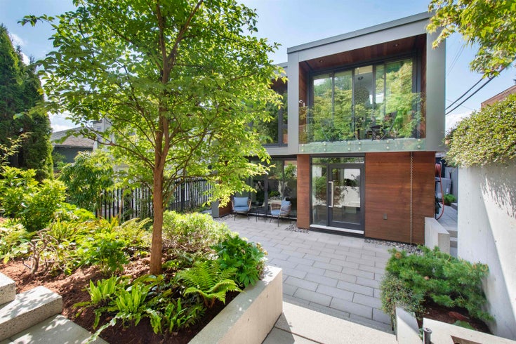 3895 Lonsdale Avenue - Upper Lonsdale Single Family Residence for Sale, 5 Bedrooms (R3013157)