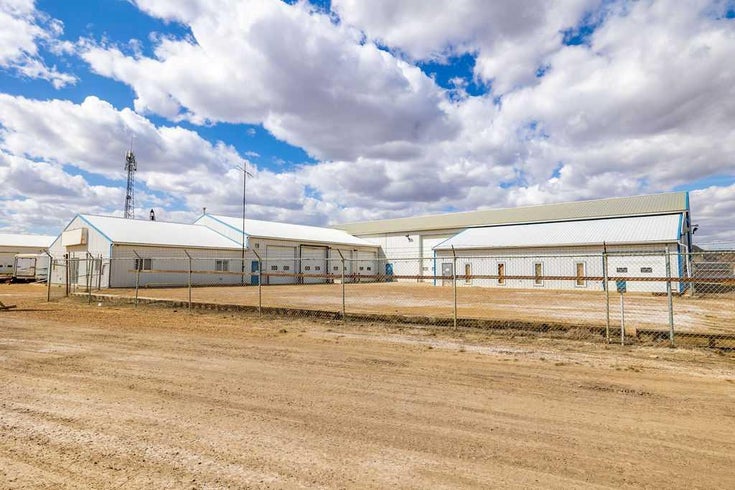 800 SOUTH RAILWAY Avenue W - Downtown Drumheller Industrial for sale(A2101692)